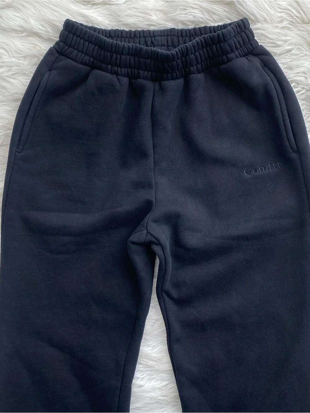 Comfrt | Black Signature Hoodie & Sweatpant Set - Picture 11 of 15
